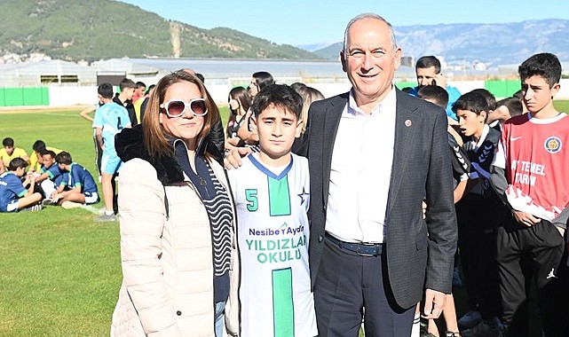 Atatürk Kır Koşusu'nda başarılı öğrencilere ödül