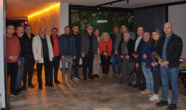 Başkan Özdemir ve ekibi gazetecilerle buluştu