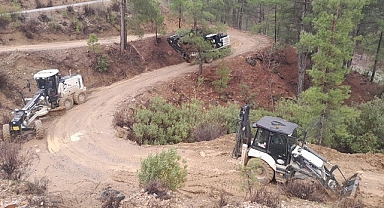 Anamur Belediyesi kırsal yollarda onarım çalışmalarını sürdürüyor