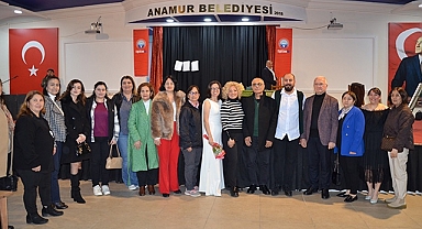 Nazım Hikmet Anamur'da tiyatro gösterisiyle anıldı