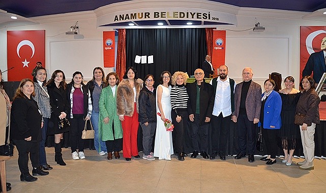 Nazım Hikmet Anamur'da tiyatro gösterisiyle anıldı