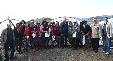 Anamur Belediyesi’nden emekçi kadınlara ziyaret