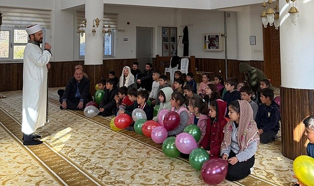 Anamur’da çocuklar camide buluştu