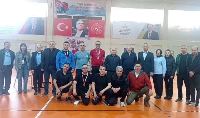 Anamur'da Polis Haftası'nda emniyet personeline masa tenisi turnuvası