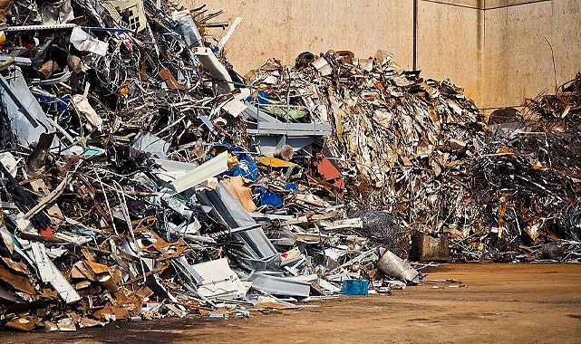 Fabrika Sökümlerinde Sabit Hurda Fiyatları CeysanGeriKazanim.com’da