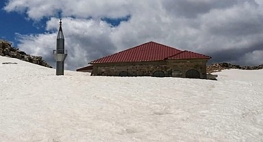 Kaşpazarı Yaylası Camii kar altında