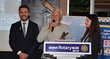 Akın Savaş Toklu ve Aksona Mehmet Anamur'da okurlarıyla buluştu