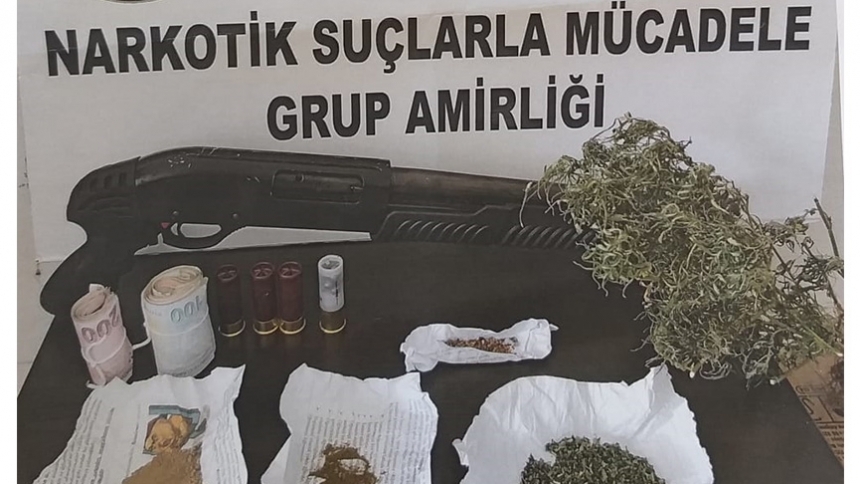 Anamur polisi kaçan torbacıyı yakaladı