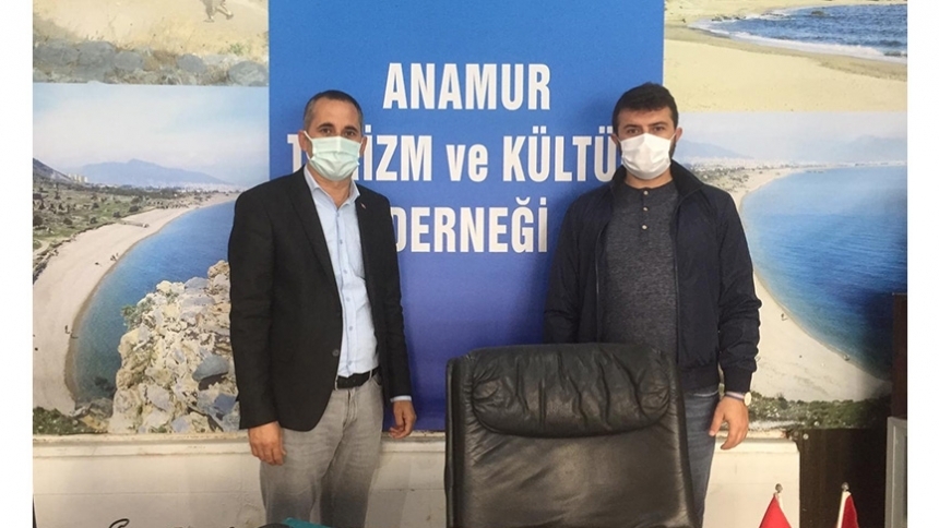 Yücelen’den Turizm Derneği’ne hediye