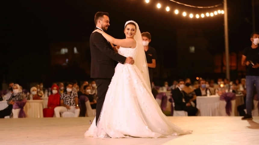 Fatma Nur ve Selçuk evlendi