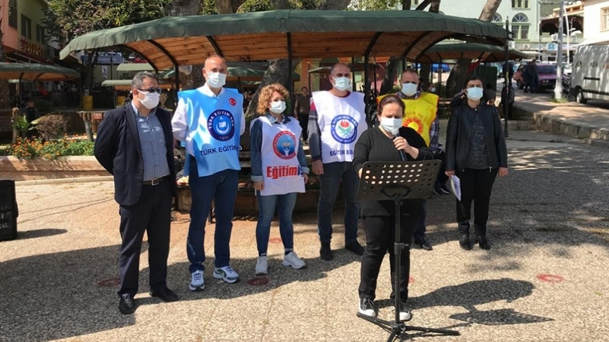 Anamur'da sendikalardan aşı eylemi
