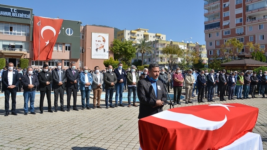 Suphi Alp toprağa verildi