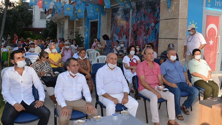 İYİ Parti’de aşure etkinliği