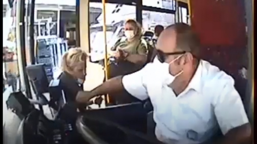 Otobüste fenalaştı, şoför hastaneye yetiştirdi