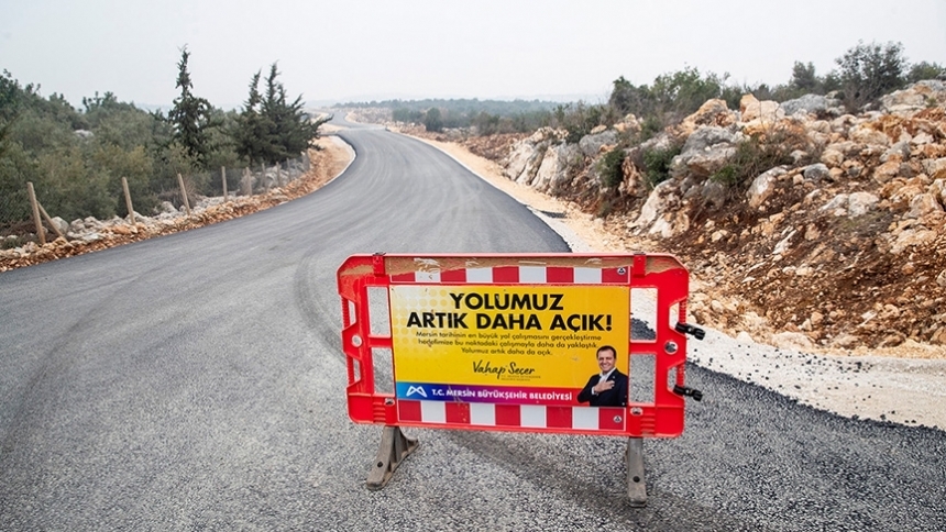 Anamur'da grup yolları yapılıyor